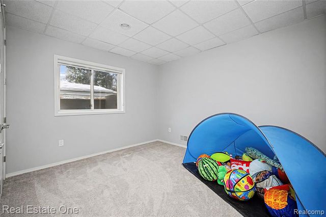 5608 Pembrooke Crossing, West Bloomfield, MI 48322