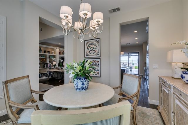 6842 Regency Crest Drive, Las Vegas, NV 89148