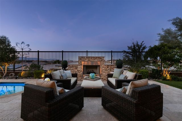 6842 Regency Crest Drive, Las Vegas, NV 89148