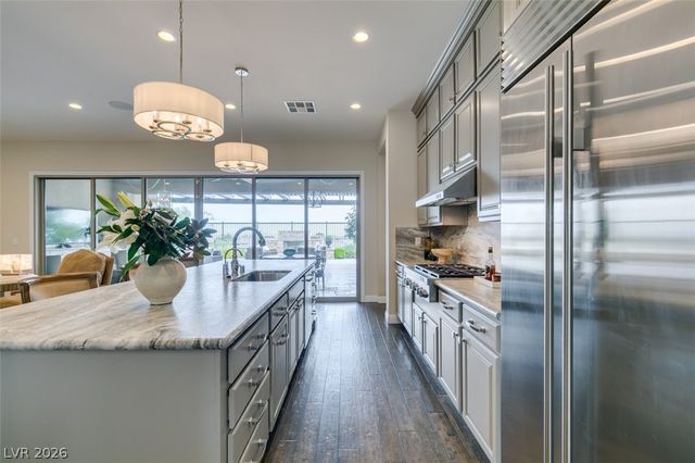 6842 Regency Crest Drive, Las Vegas, NV 89148