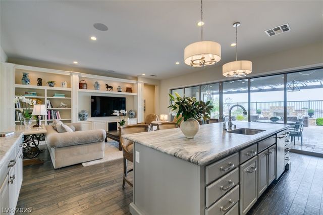 6842 Regency Crest Drive, Las Vegas, NV 89148