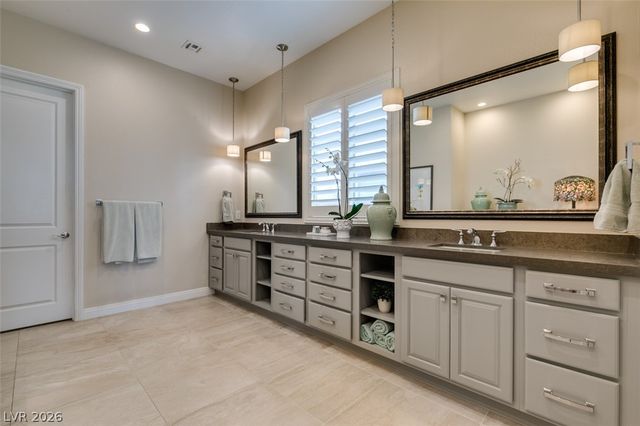 6842 Regency Crest Drive, Las Vegas, NV 89148