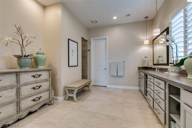 6842 Regency Crest Drive, Las Vegas, NV 89148