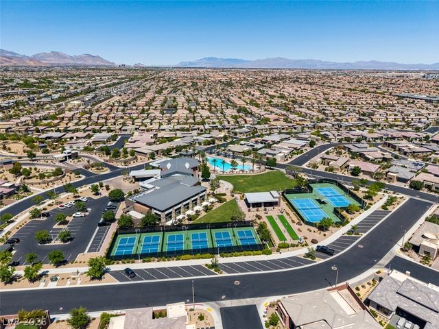 6842 Regency Crest Drive, Las Vegas, NV 89148
