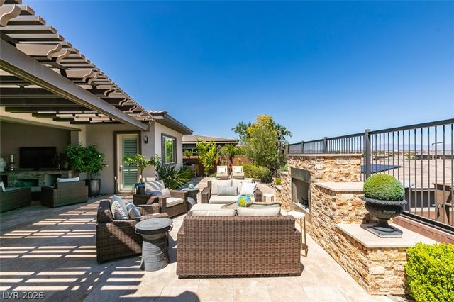 6842 Regency Crest Drive, Las Vegas, NV 89148