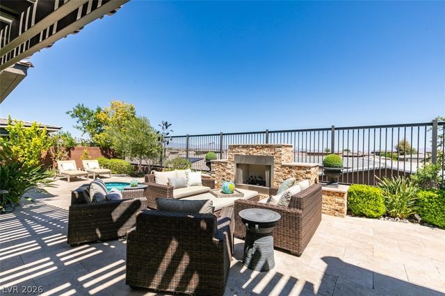 6842 Regency Crest Drive, Las Vegas, NV 89148