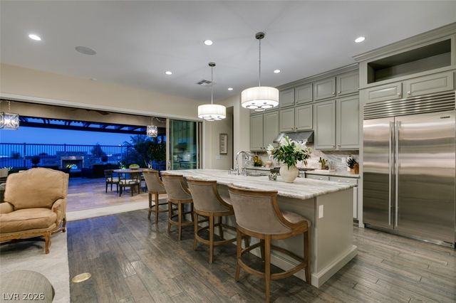 6842 Regency Crest Drive, Las Vegas, NV 89148
