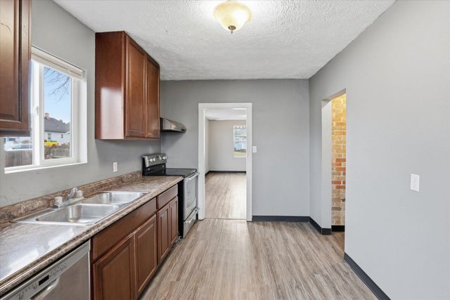 813 E Courtland Ave, Spokane, WA 99207