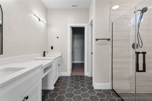 12499 Fox Hollow Road, Marietta, OK 73448