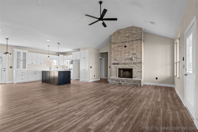 12499 Fox Hollow Road, Marietta, OK 73448