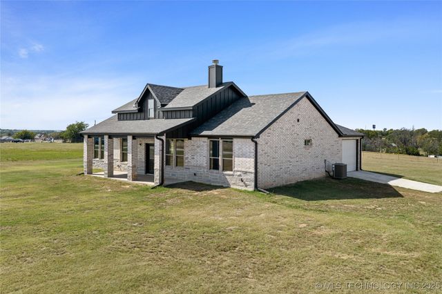 12499 Fox Hollow Road, Marietta, OK 73448