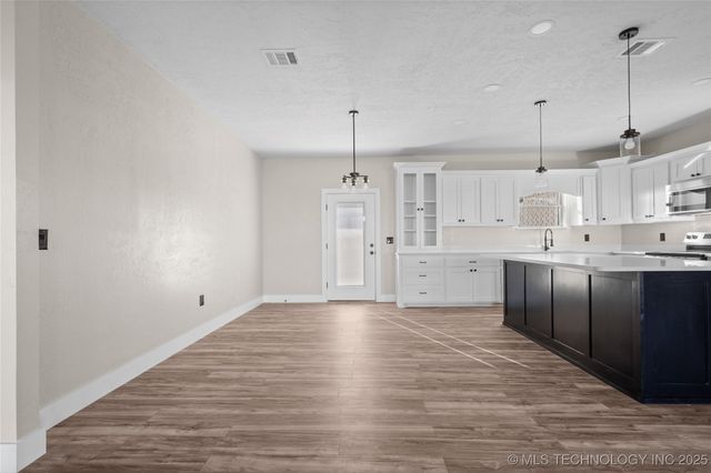 12499 Fox Hollow Road, Marietta, OK 73448