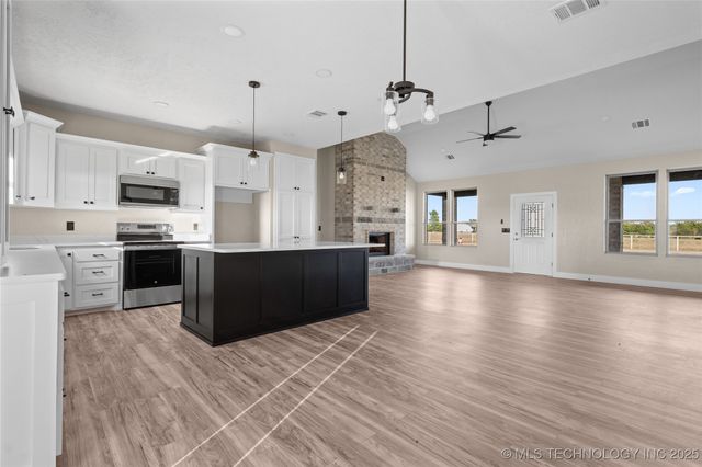 12499 Fox Hollow Road, Marietta, OK 73448