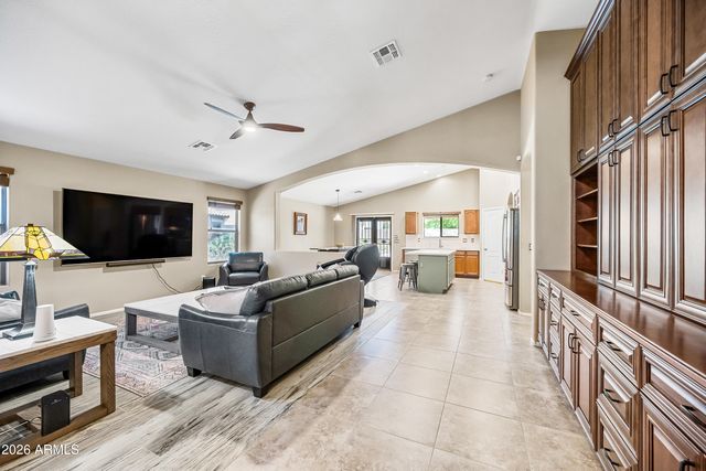 3896 E ARAGONITE Lane, San Tan Valley, AZ 85143