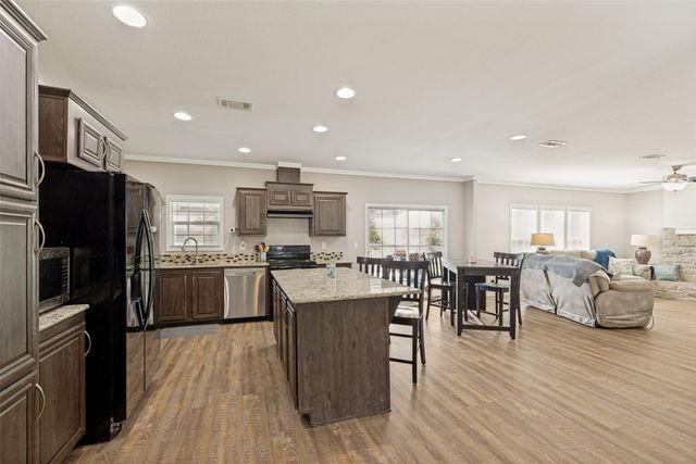 9147 County Road 1143, Leonard, TX 75452