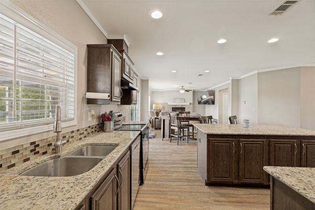 9147 County Road 1143, Leonard, TX 75452