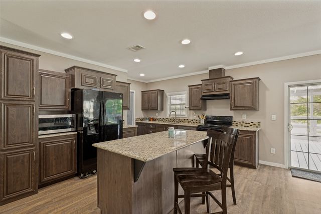 9147 County Road 1143, Leonard, TX 75452