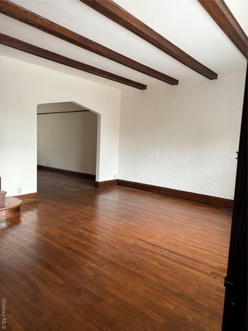 404 Bauer Place, Mineola, NY 11501