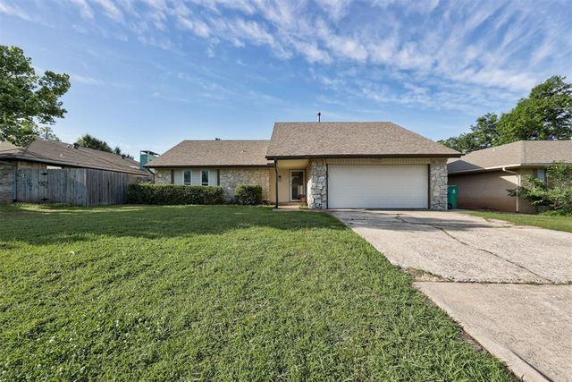 6704 Bear Canyon Drive, Oklahoma City, OK 73162