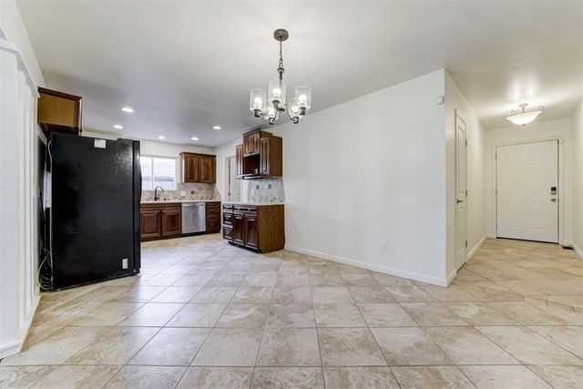 6704 Bear Canyon Drive, Oklahoma City, OK 73162