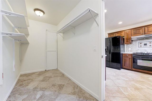 6704 Bear Canyon Drive, Oklahoma City, OK 73162