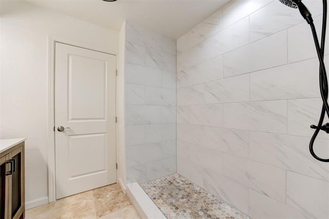 6704 Bear Canyon Drive, Oklahoma City, OK 73162