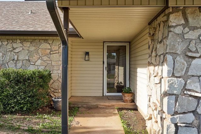 6704 Bear Canyon Drive, Oklahoma City, OK 73162