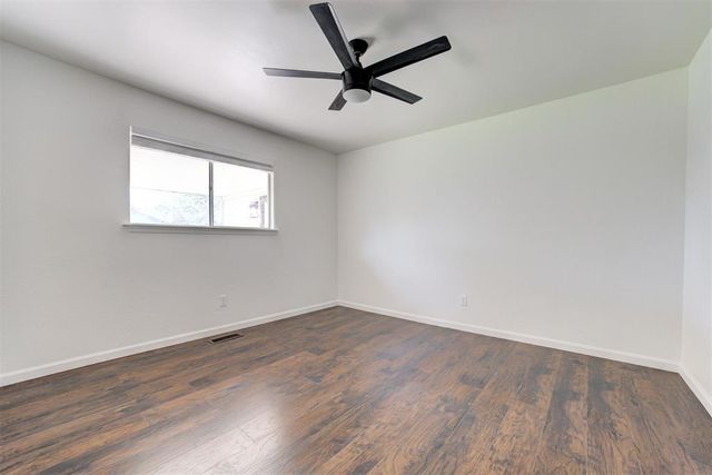 6704 Bear Canyon Drive, Oklahoma City, OK 73162