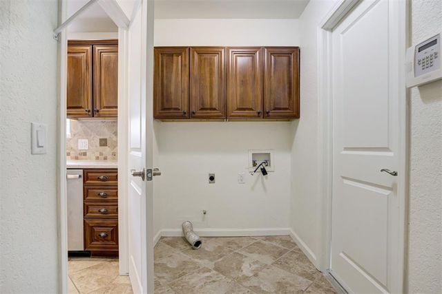 6704 Bear Canyon Drive, Oklahoma City, OK 73162