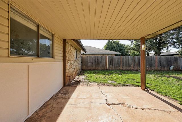 6704 Bear Canyon Drive, Oklahoma City, OK 73162