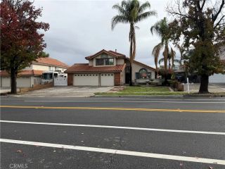 2421 Mangular, Corona, CA 92882