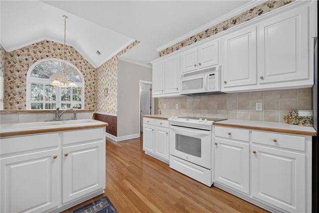 1114 Maple Creek Ridge, Loganville, GA 30052