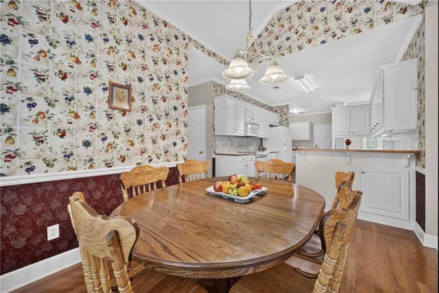 1114 Maple Creek Ridge, Loganville, GA 30052
