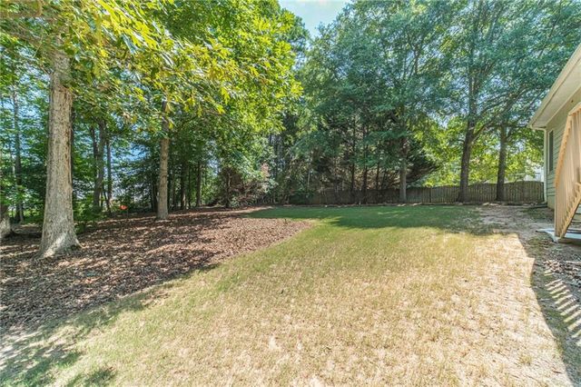 1114 Maple Creek Ridge, Loganville, GA 30052