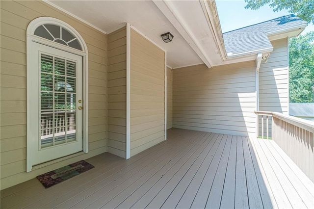 1114 Maple Creek Ridge, Loganville, GA 30052