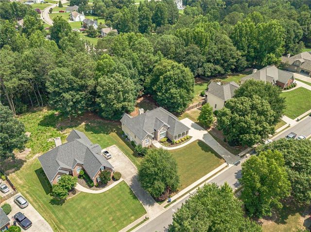 1114 Maple Creek Ridge, Loganville, GA 30052