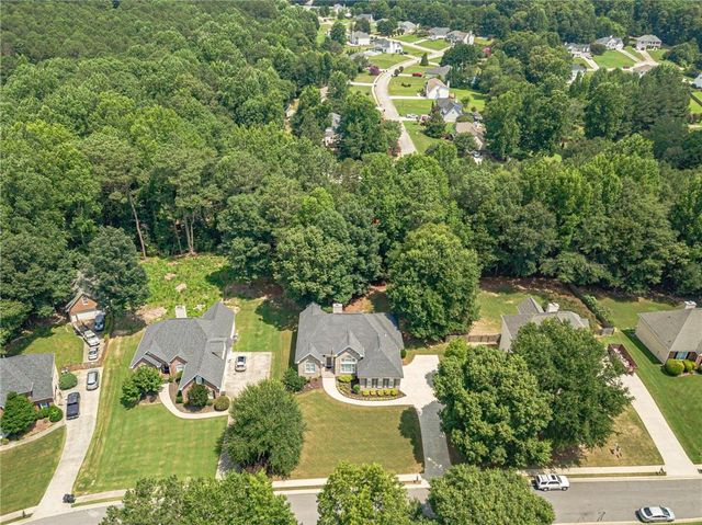 1114 Maple Creek Ridge, Loganville, GA 30052