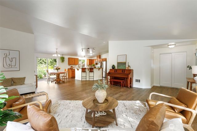 9272 Flagler Road, Nordland, WA 98358