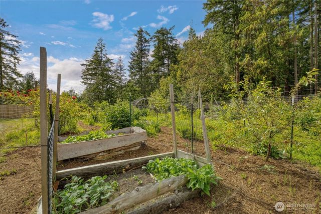 9272 Flagler Road, Nordland, WA 98358
