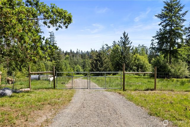 9272 Flagler Road, Nordland, WA 98358