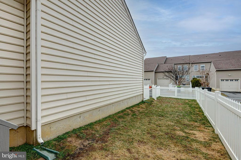 Image 4 of property listing at 1823 N POLLOCK WAY, Middletown, DE 19709