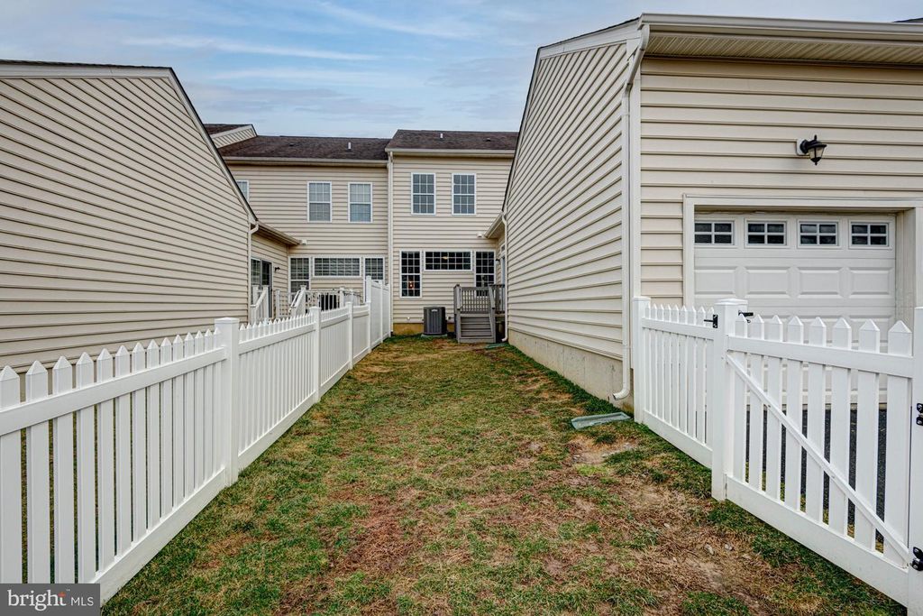 Image 5 of property listing at 1823 N POLLOCK WAY, Middletown, DE 19709