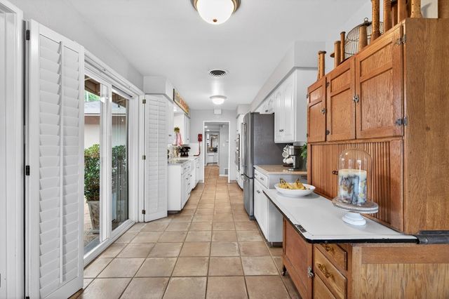 6821 Leesburg Pl, Stockton, CA 95207