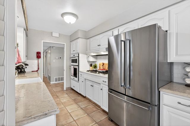 6821 Leesburg Pl, Stockton, CA 95207