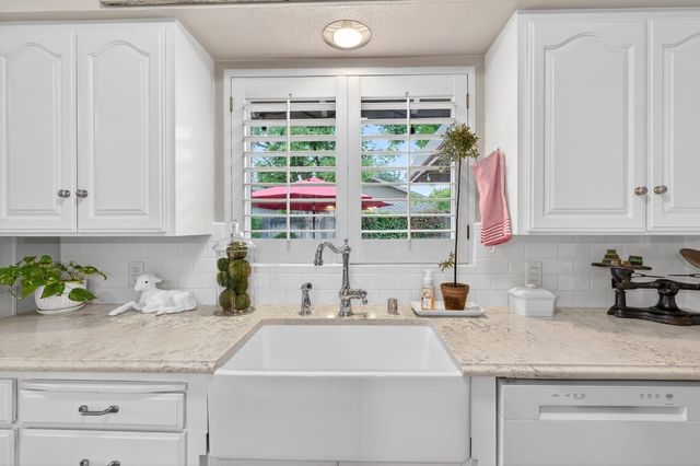 6821 Leesburg Pl, Stockton, CA 95207