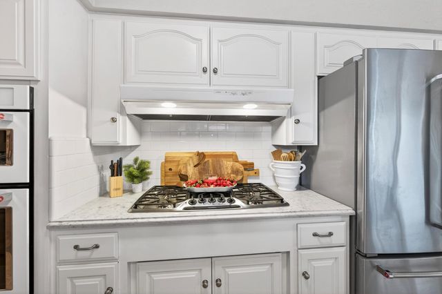 6821 Leesburg Pl, Stockton, CA 95207