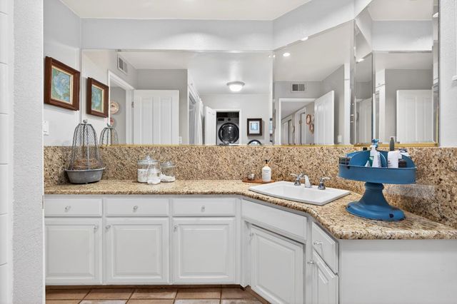 6821 Leesburg Pl, Stockton, CA 95207