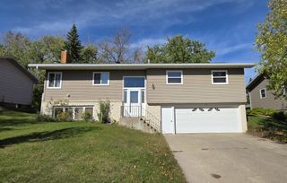 321 15th Street NE, Valley City, ND 58072