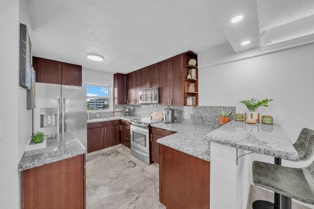 1536 SE 15TH Court 404, Deerfield Beach, FL 33441