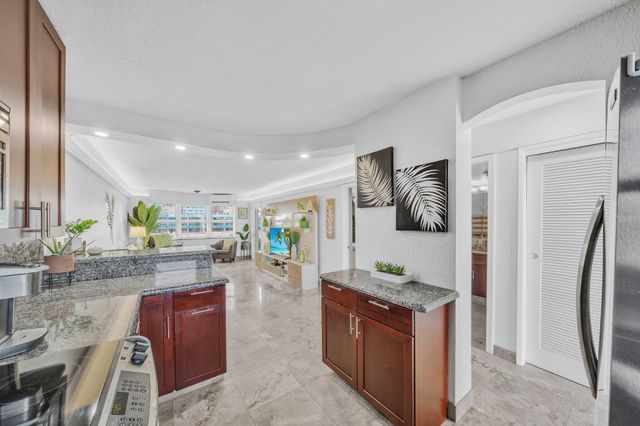 1536 SE 15TH Court 404, Deerfield Beach, FL 33441